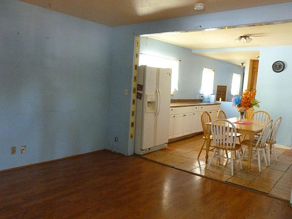 4th image of 220 N 17th St