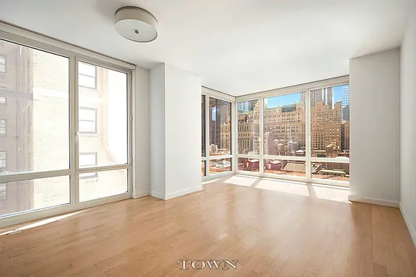 Rented by Town Residential | media 32