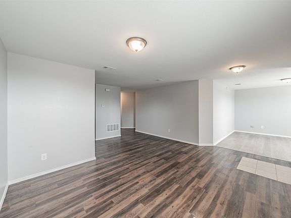 5th image of 3015 Goldenrod Dr