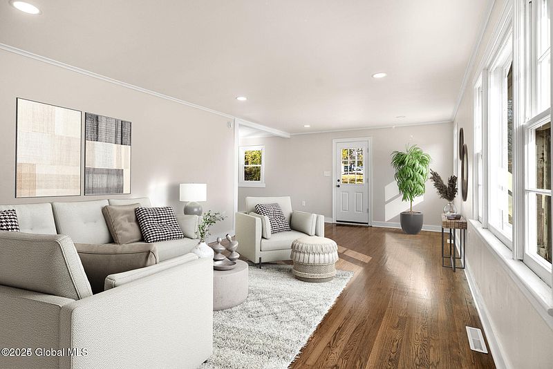 4th image of 3 Green Hill Road