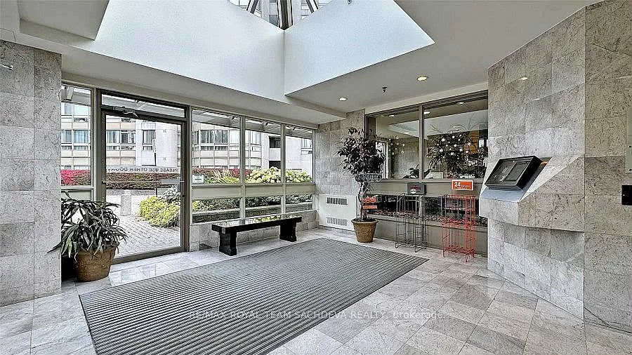 2 bed, $2,350 — Photo 2
