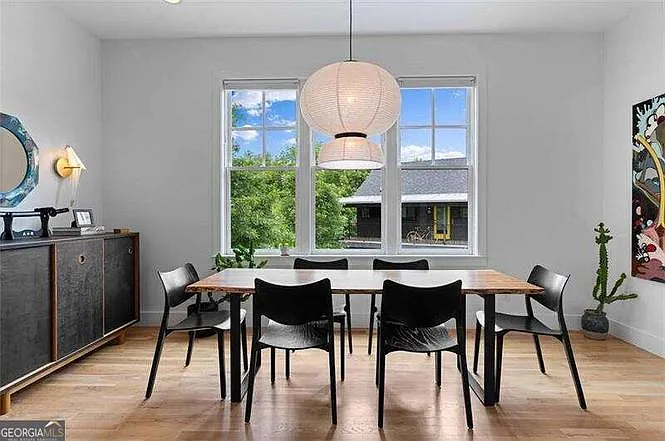 4 bed, 3.5 bath, 2792 sqft, $4,795 — Photo 2