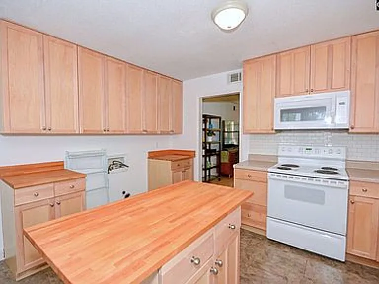 1700 Dalloz Rd #B — Photo 6