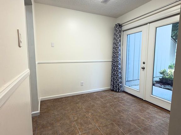 3rd image of 8705 Olde Colony Trl