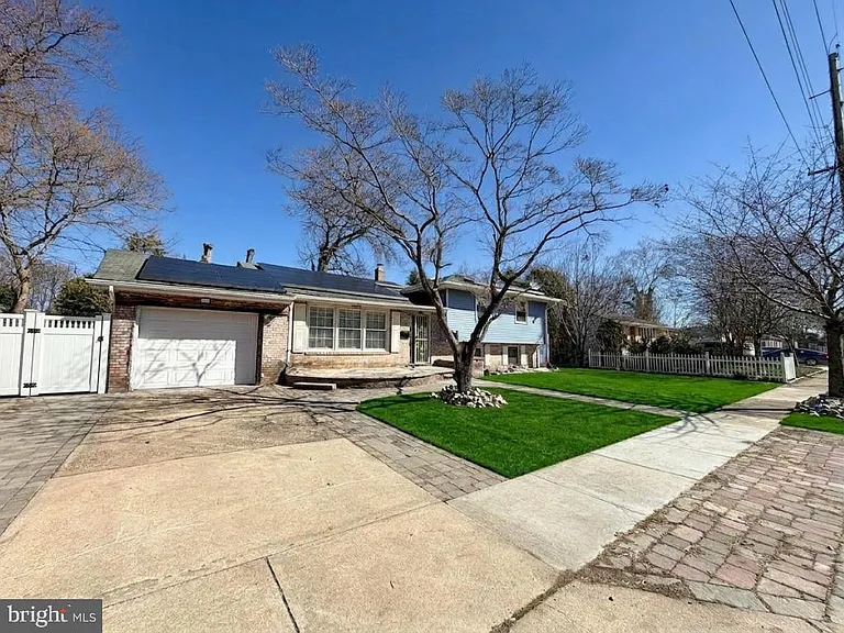 322 Nicholson Rd — Photo 2