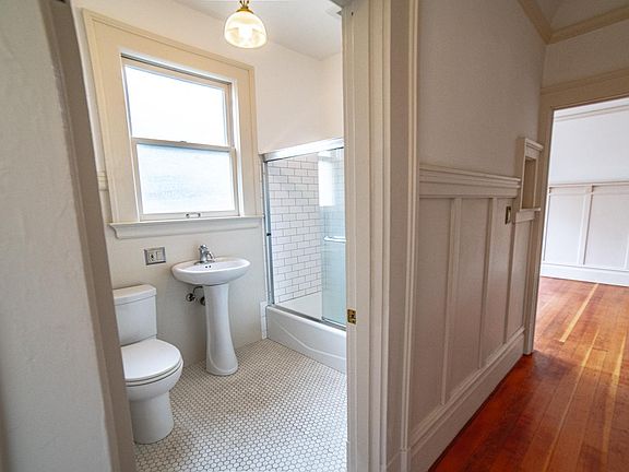 5th image of 1452 Mason St