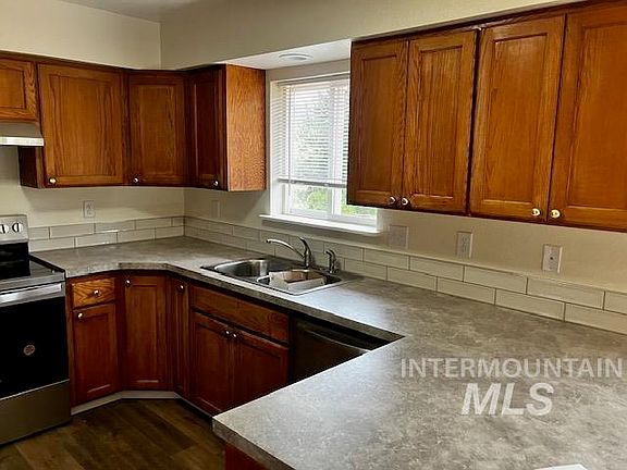 2nd image of 2360 Rolling Hills Dr
