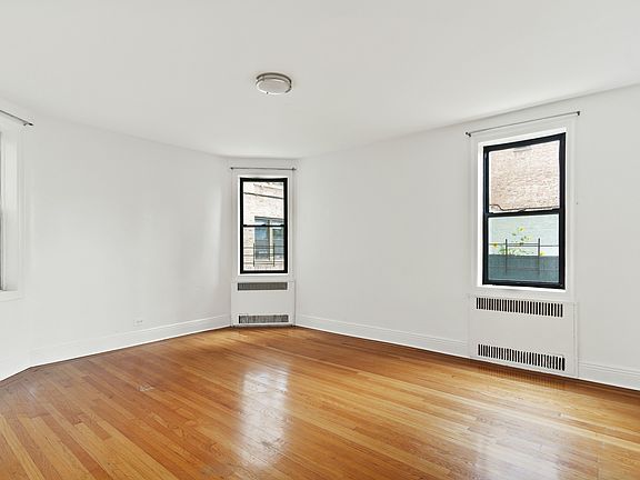 3rd image of 40 Clarkson Ave APT 1A