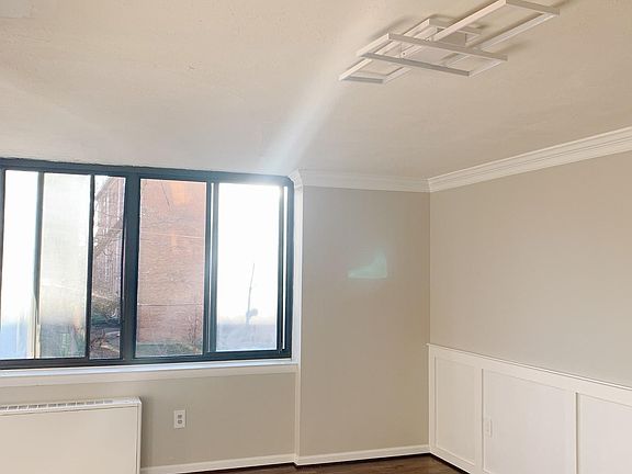 5th image of 4390 Lorcom Ln APT 408