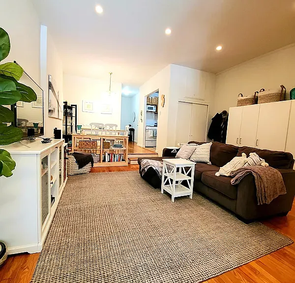 27 W 71st St #2B — Photo 1