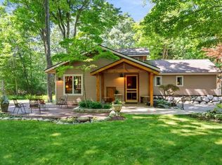 1217 N Lake Shore Dr, Harbor Springs, MI 49740