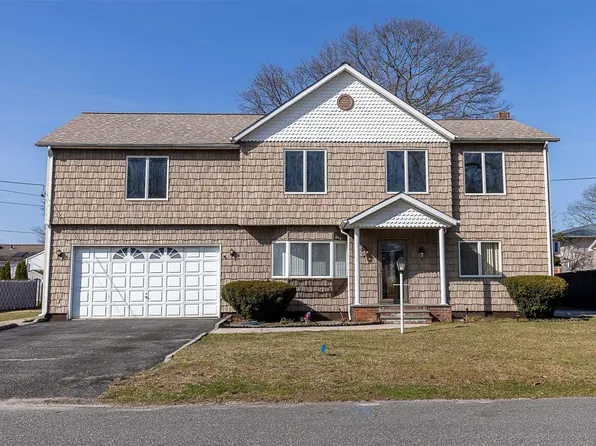 13 3rd Street, Ronkonkoma, NY 11779