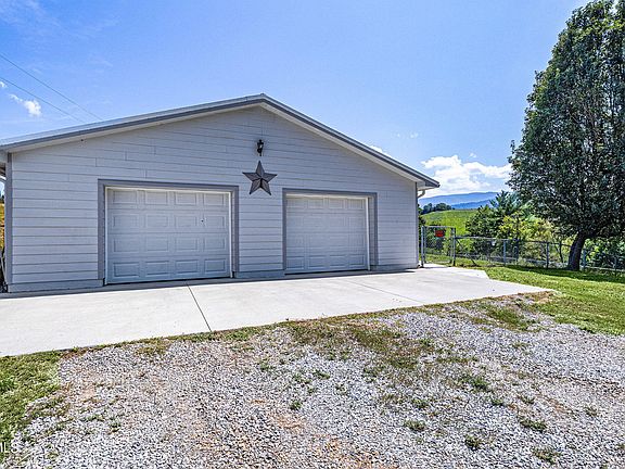 2nd image of 365 Hillbrook Ln