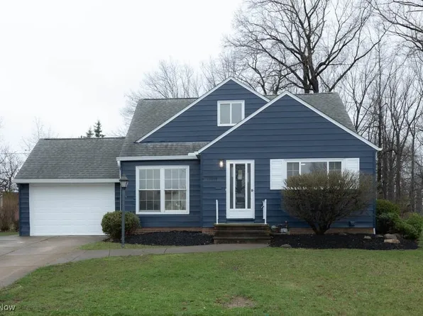 28950 Homewood Dr, Wickliffe, OH 44092
