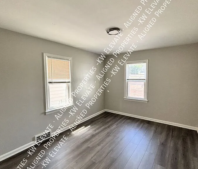 13645 Cedar Rd #DOWN — Photo 8