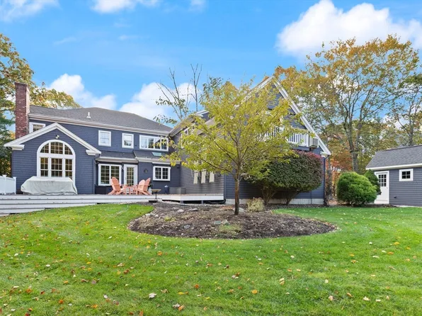 22 Flyaway Pond Dr, Easton, MA 02356