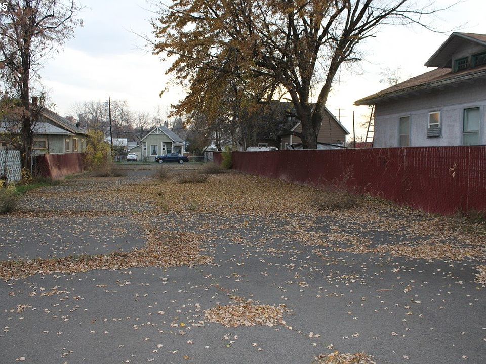 2nd image of 607 SW 2nd St