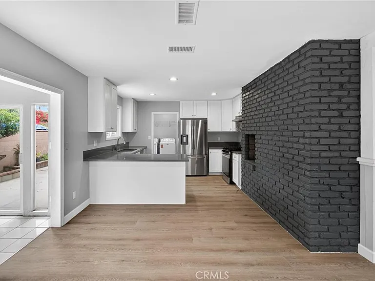 13808 S Catalina Ave — Photo 8