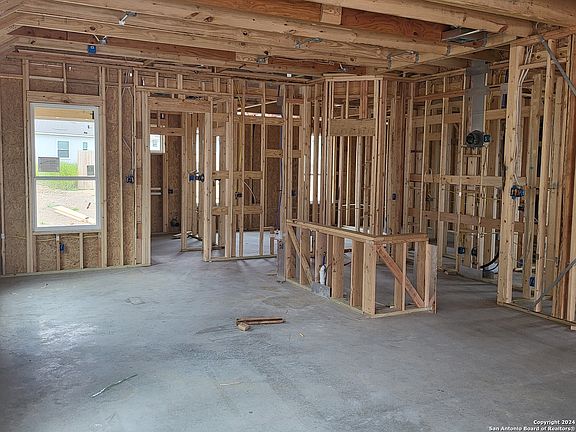 5th image of 1024 Willowbrook Ave