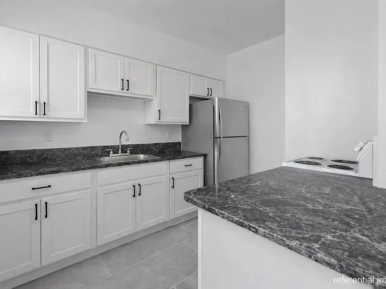 Marseille Apts — Photo 7