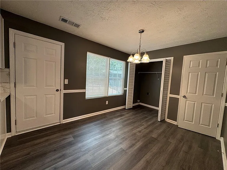 330 Crestfield Cir — Photo 5