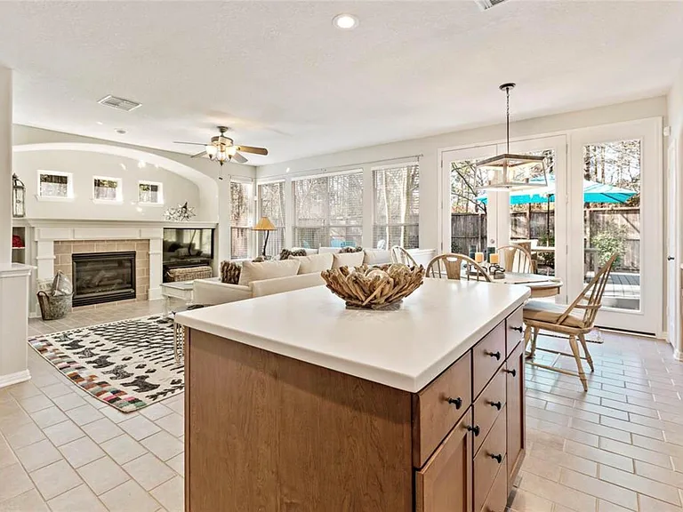 46 Flickering Sun Ct — Photo 18