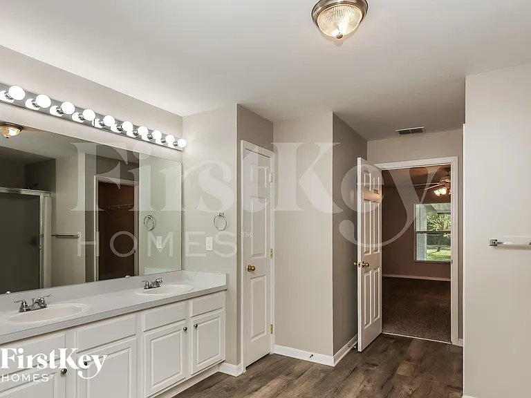 420 Desoto Ave — Photo 11