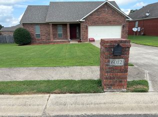 6012 Base Meadows Dr, Jacksonville, AR 72076
