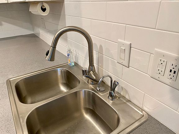 3rd image of 1515 S Beverly Dr APT 409