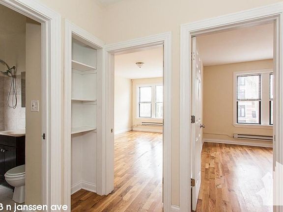 2nd image of 3933 N Janssen Ave #311