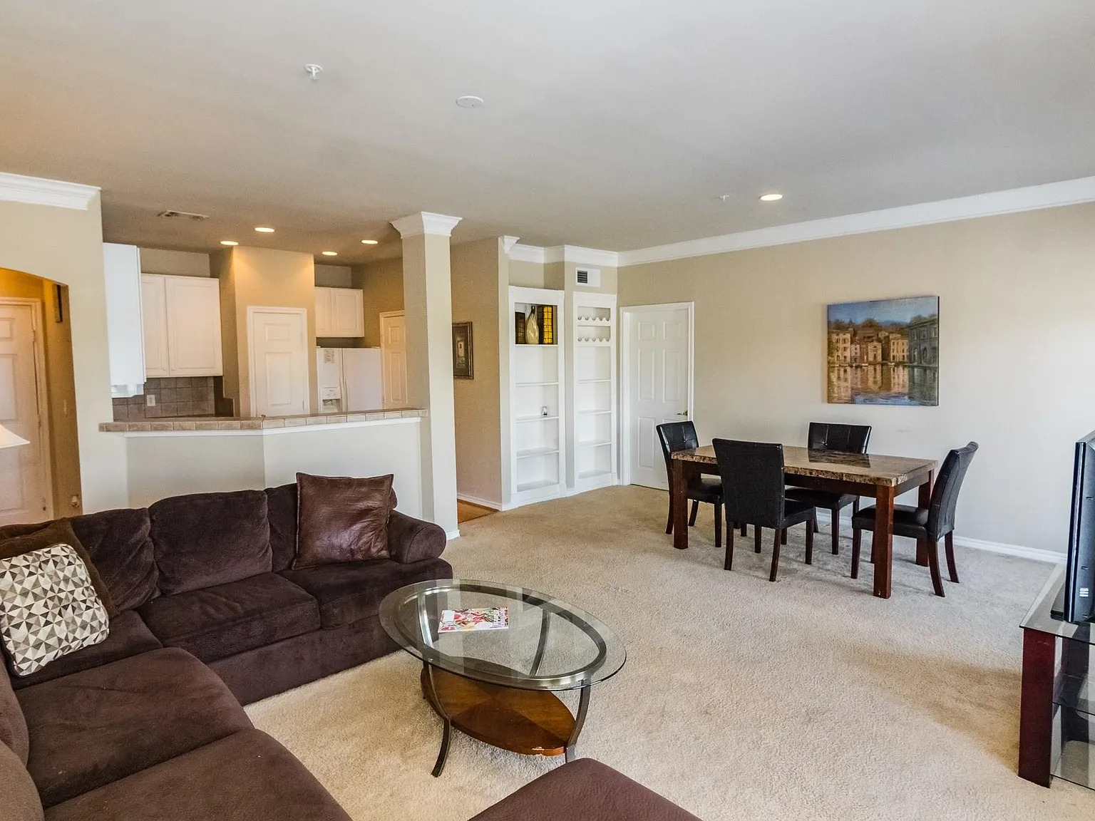 2 bed, 2.0 bath, 1149 sqft, $2,300 — Photo 4