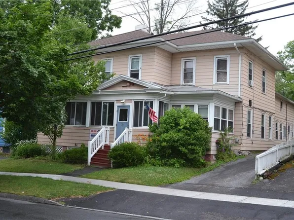 38 Chapin St, Canandaigua, NY 14424