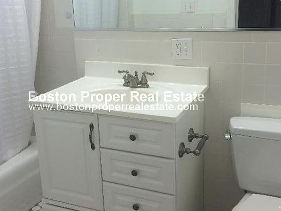 26 Hemenway St. Boston - Fenway Building Photo 18