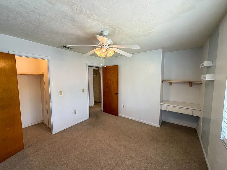 2735 SW 35th Pl #201 — Photo 15