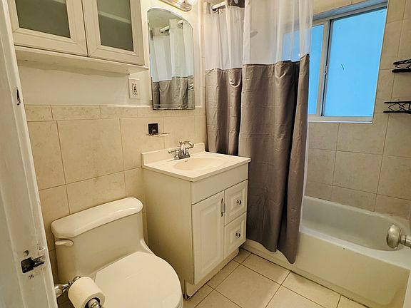 5th image of 1509 NE 5th Ct #2