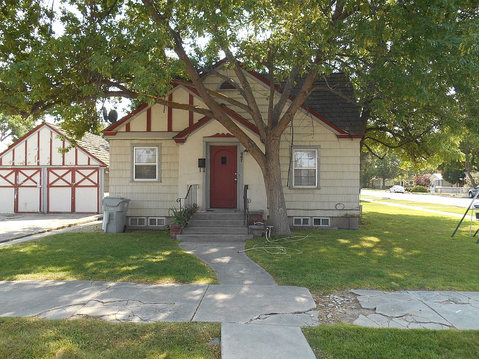 1st image of 907 4th St S
