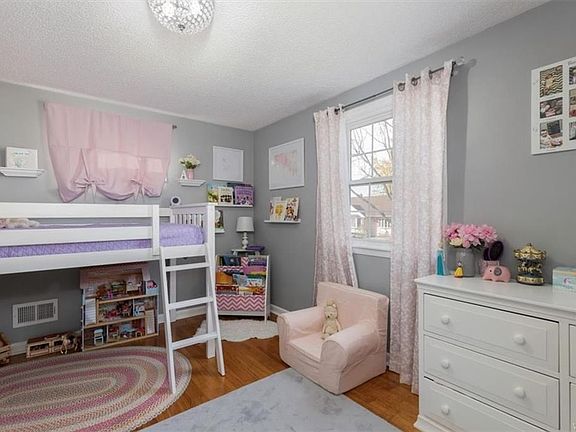 3rd image of 21 Dolphann Dr