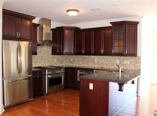 1302 Rio Vista Ln, Northvale, NJ 07647