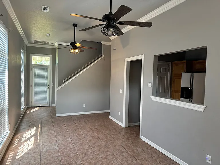 410 Ash St — Photo 10