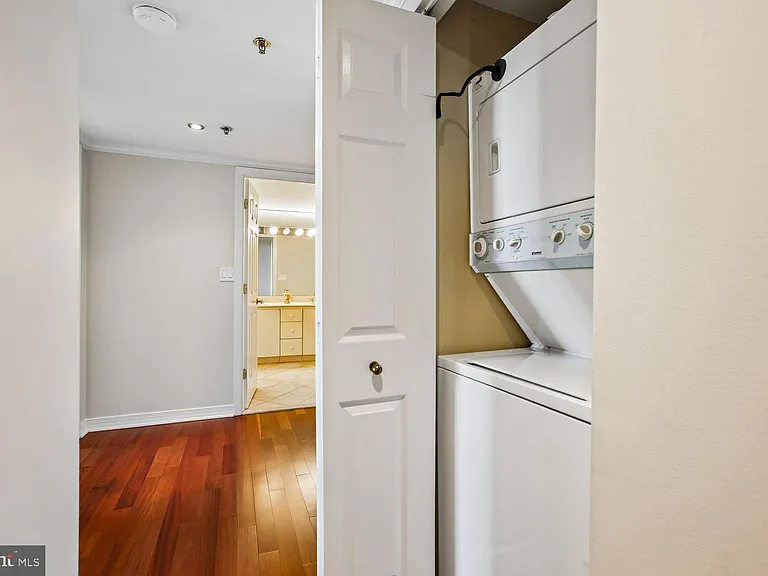 5809 Nicholson Ln #1001 — Photo 84