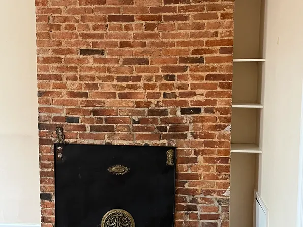 2229 E Pratt St APT 1F, Baltimore, MD 21231