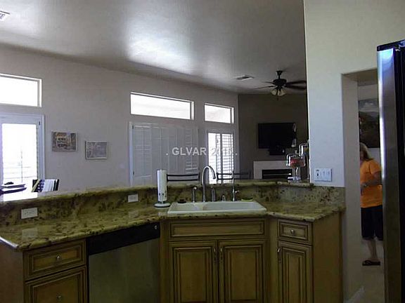 5th image of 2725 Childress Dr