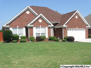 1937 Red Sunset Dr, Decatur, AL 35603