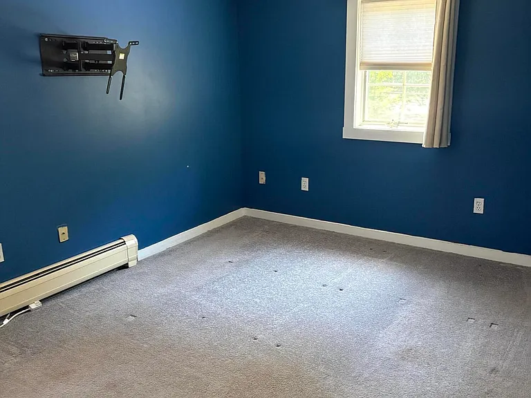 36 Bayberry Ave — Photo 4