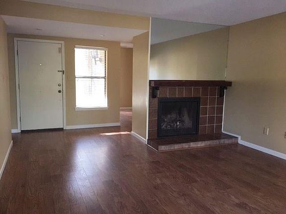 3rd image of 2420 E Sweetbriar Dr