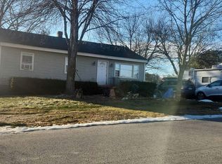 36 Kenwood Rd, Dracut, MA 01826