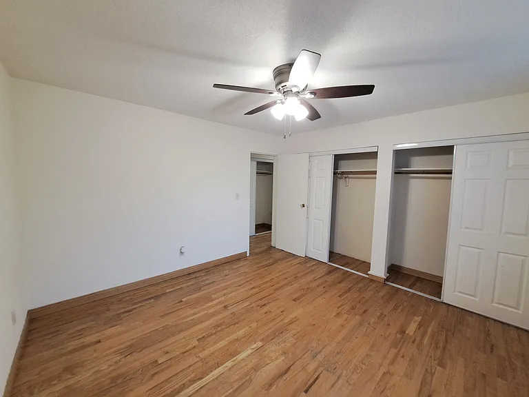 214 Place Apartments — Photo 20