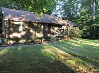 5913 Lovers Ln, North Lawrence, OH 44666