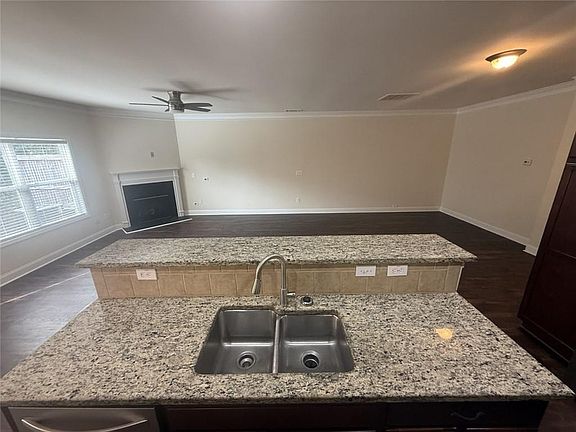 4th image of 13276 Warrensville Cv