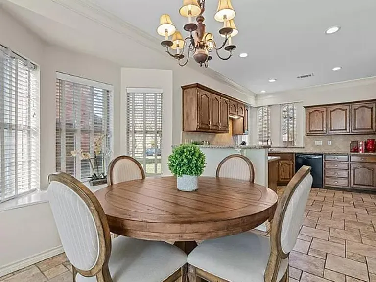 4208 Forbes Dr — Photo 10